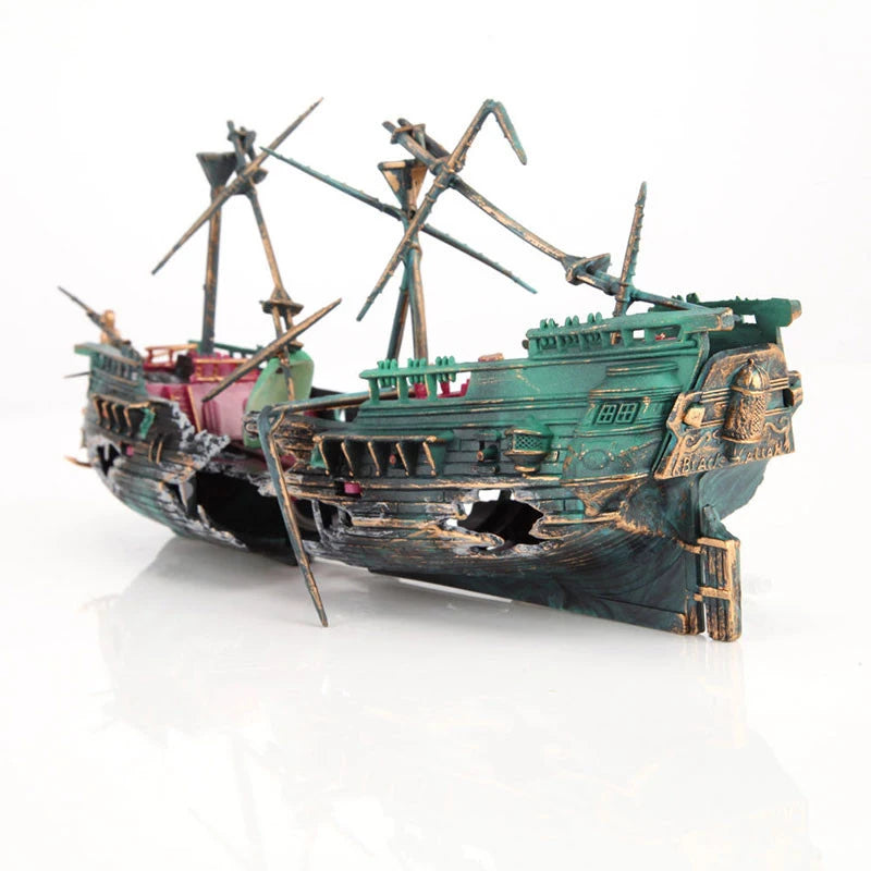 Air-Driven Shipwreck Aquarium Ornament – 24cm